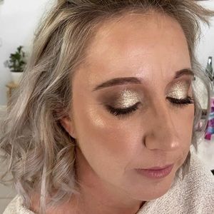 Meet your Posher, Vicky